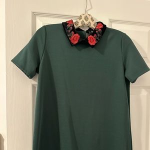 Zara Trafaluc Green Embroidered Floral Velvet Collar